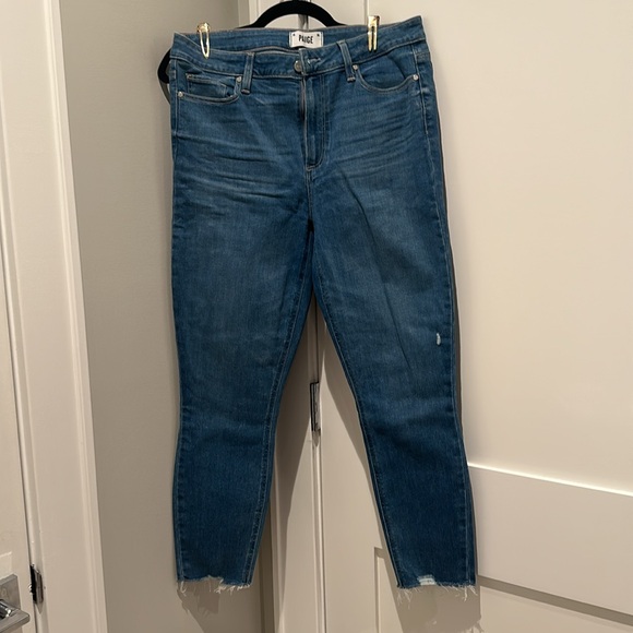 Paige Hoxton crop in bistro distressed - Picture 3 of 9